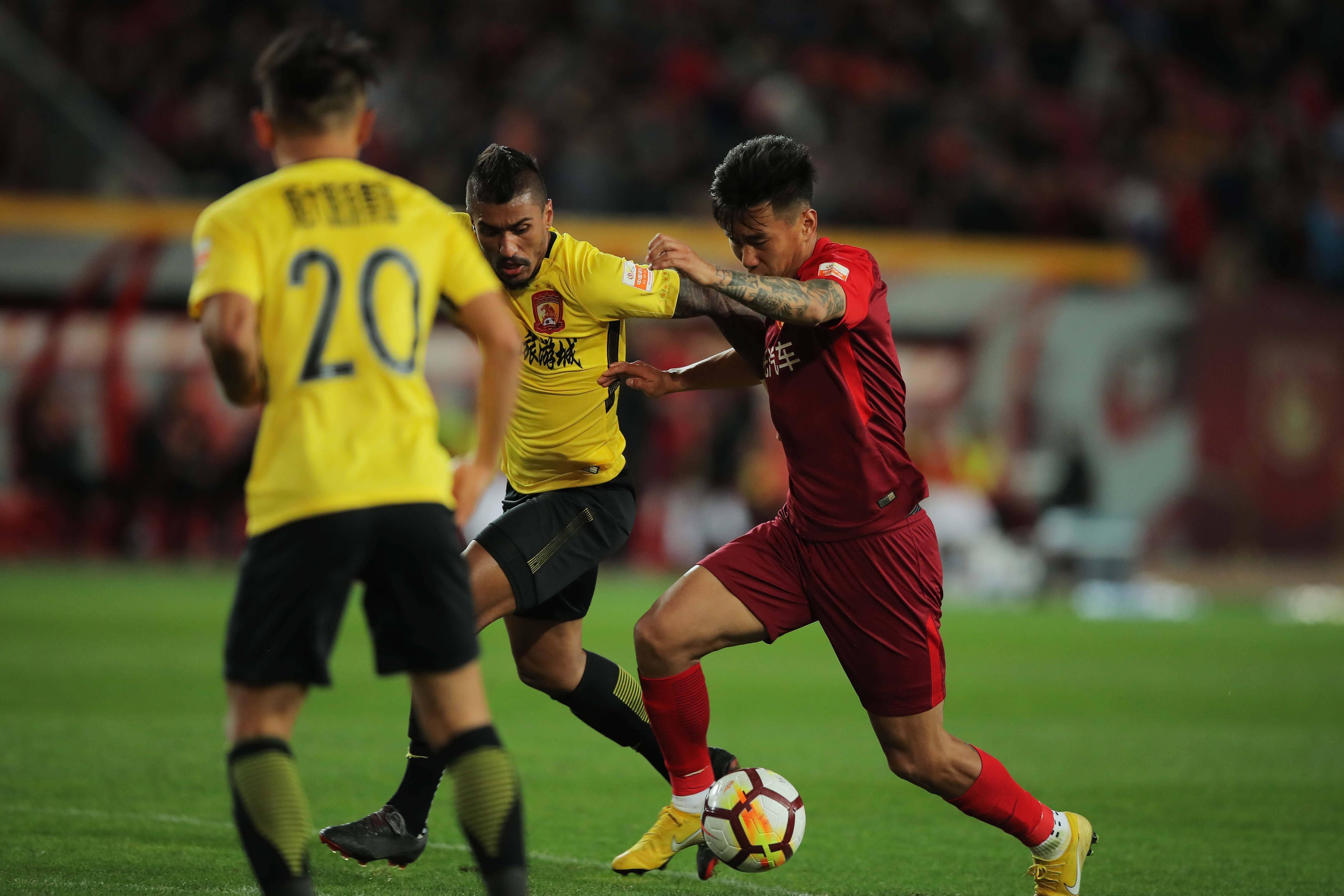 爱游戏平台-冲刺阶段突围战来临，斯图加特围绕中超豪取连胜，赛场秩序良好，临场指挥获称赞的简单介绍