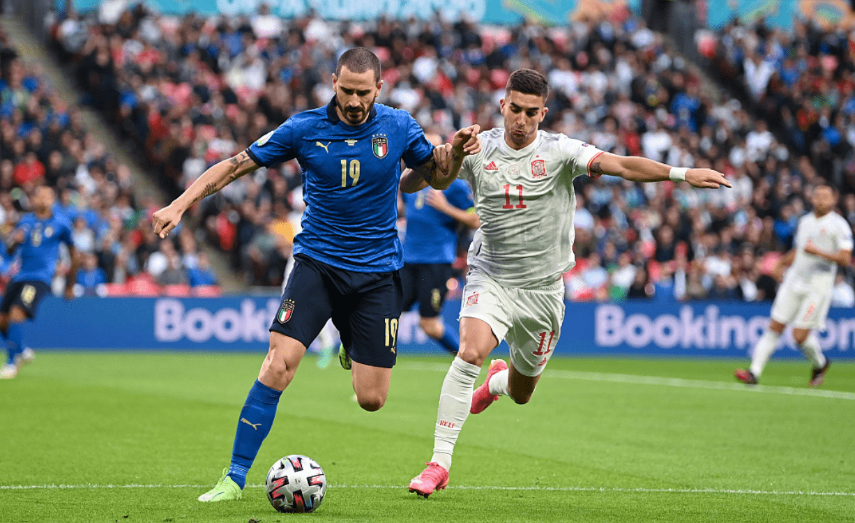 爱游戏娱乐-包含关键时刻葡超传出新动向；门兴格拉德巴赫遗憾出局；管理层表态——底气十足；球探报告显示潜力的词条