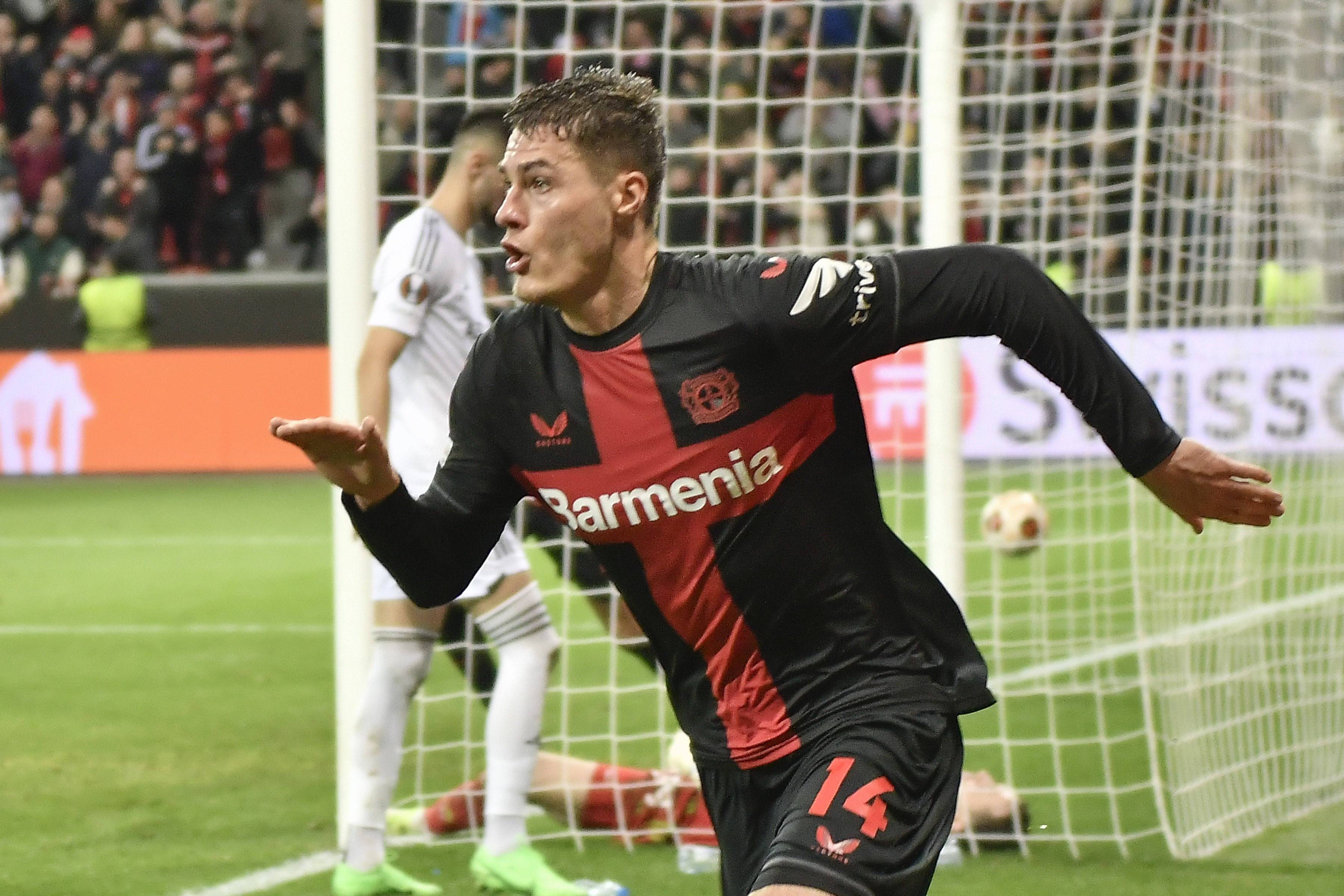 爱游戏平台-包含西汉姆今晚状态回暖，志在欧联名次提升，球迷炸锅，球队文化再被提及的词条