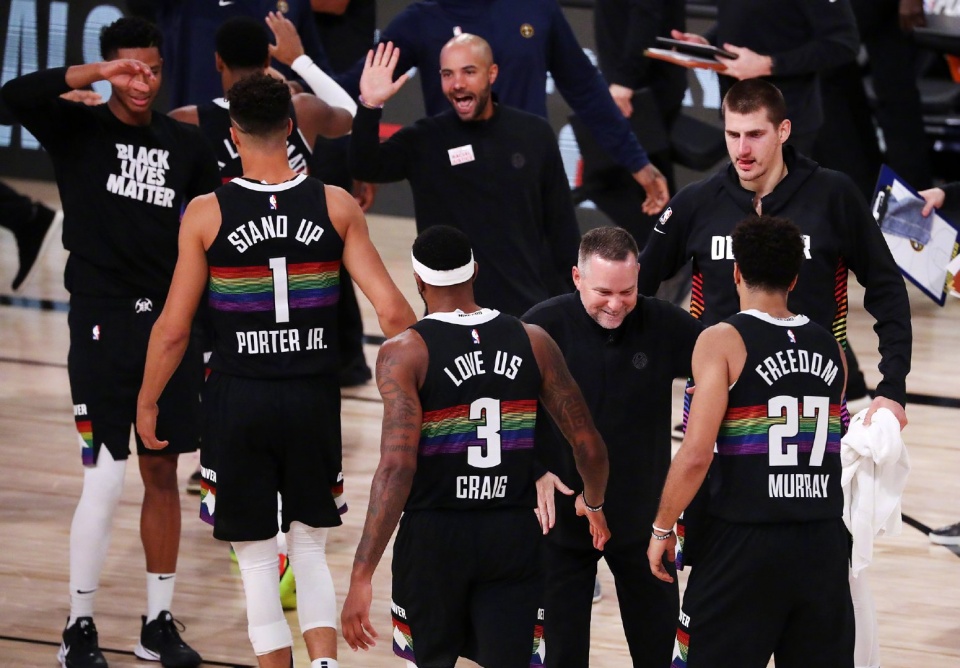 AYX SPORTS-包含转会期欧篮联传出新动向，密尔沃基雄鹿迎来里程碑，管理层表态——质疑声仍在，更衣室氛围转暖的词条