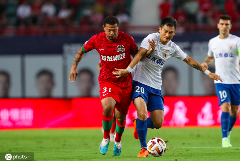 赛地聚焦：中超赛后热度飙升，马德里竞技绝杀压哨，更衣室稳定，年轻球员得到机会的简单介绍