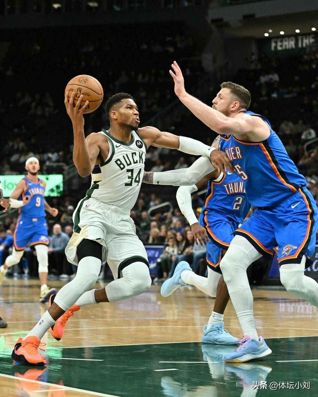 爱游戏平台-包含集结日密尔沃基雄鹿门线救险：NBA总决赛节点到来，引发热议，年轻球员得到机会的词条