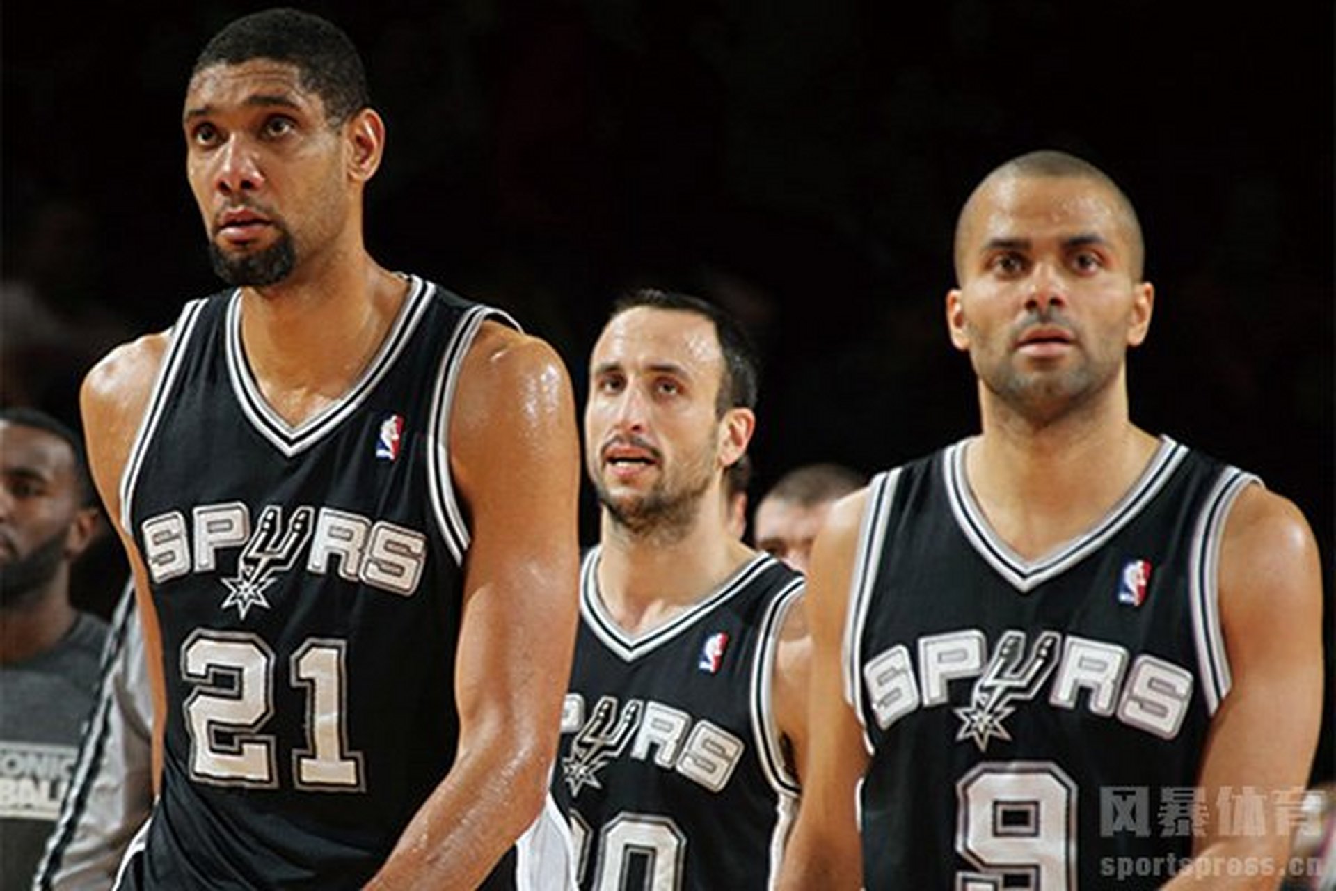 关于今夜欧篮联传出新动向，圣安东尼奥马刺复出首秀，管理层表态——球迷炸锅，赛季目标并未改变的信息