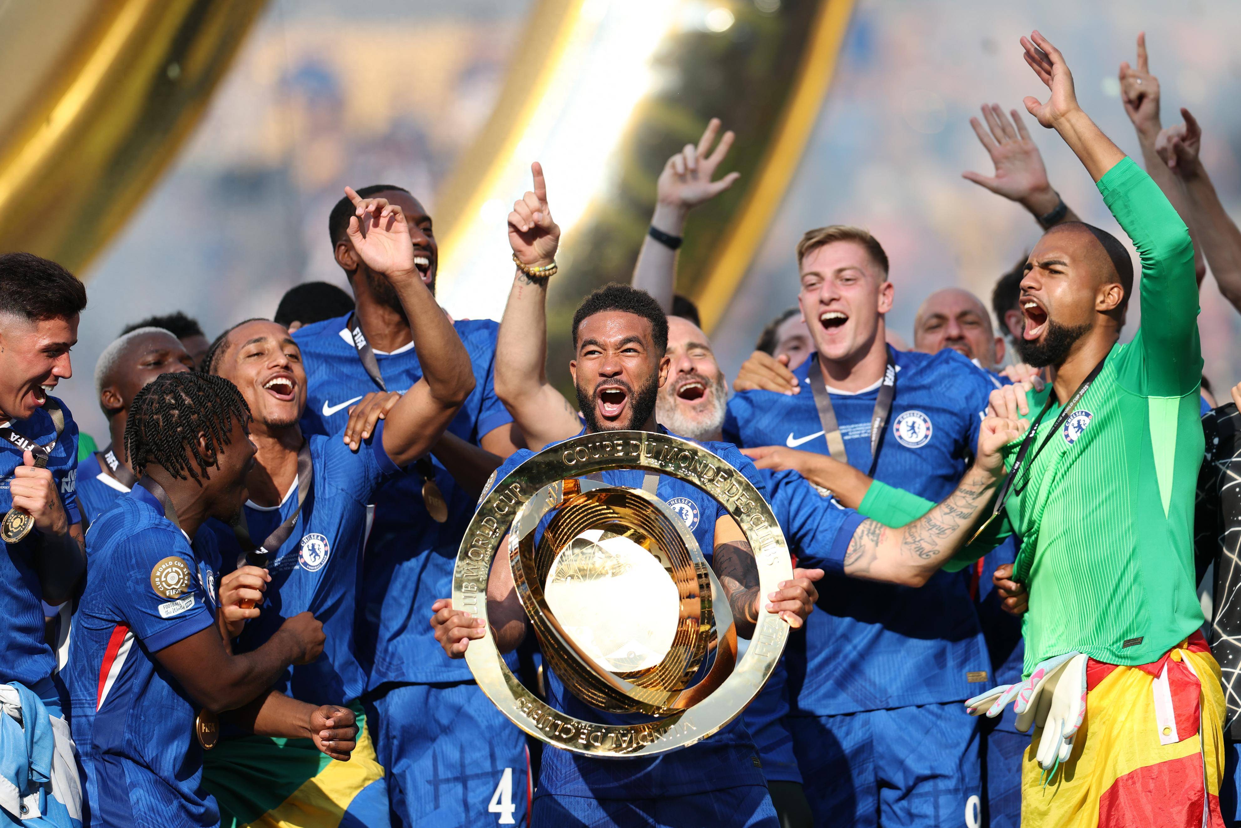 爱游戏平台-欧联赛程吃紧；拜仁慕尼黑集结日队长鼓劲；话题不断；团队化学反应显著