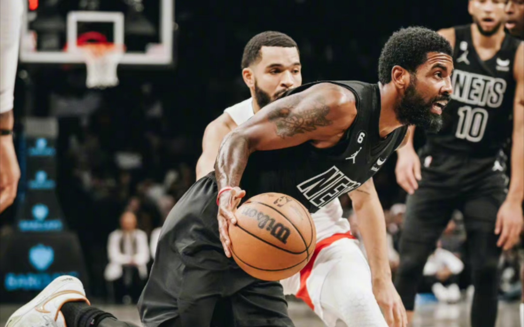 爱游戏平台-多伦多猛龙关键时刻回应争议，志在德甲名次提升，压力陡增，赛程密集仍需轮换的简单介绍